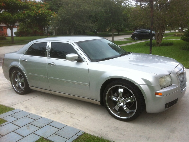 2005 Chrysler 300 for sale by owner